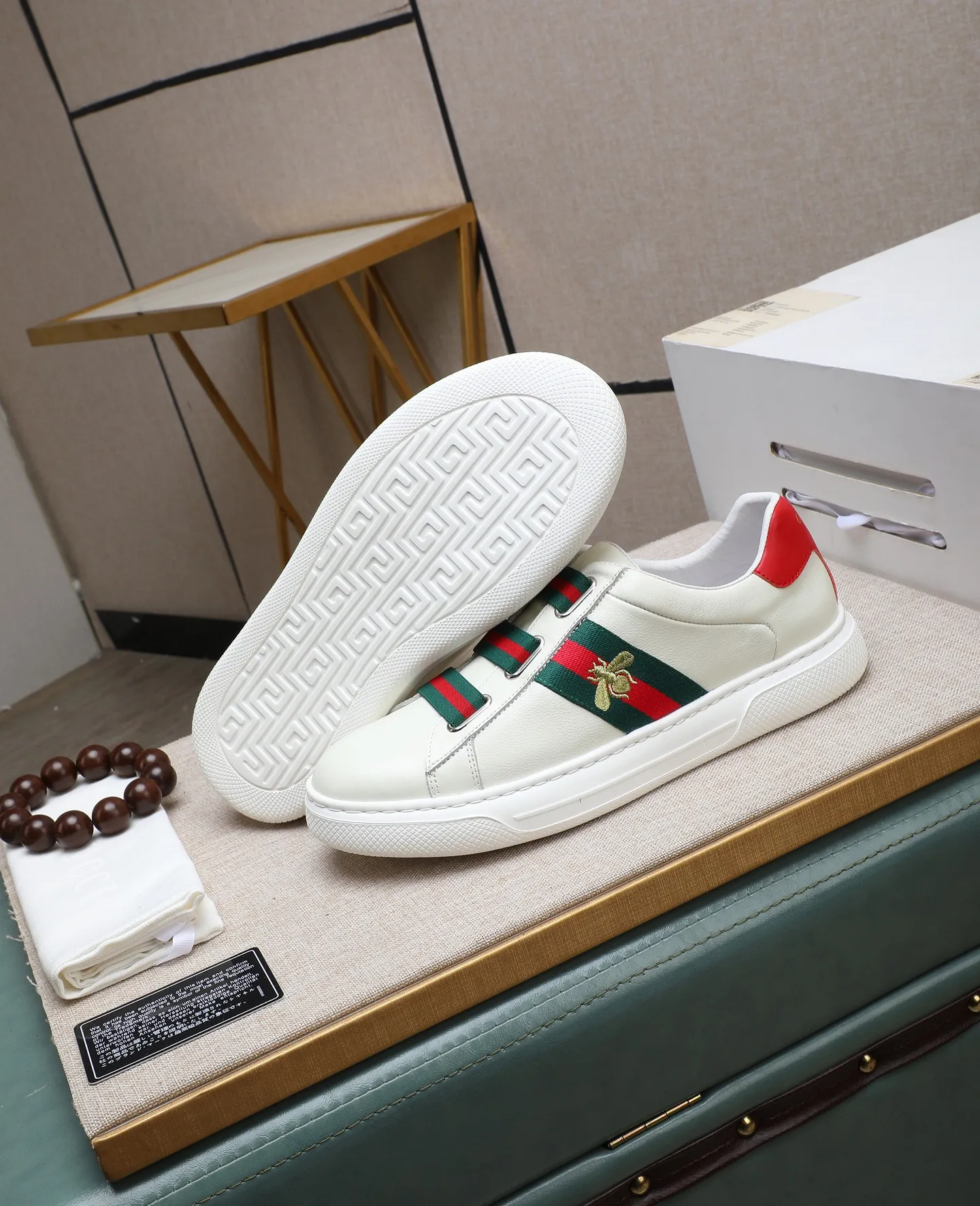 Men's shoes 💰480 GUCCI🔍🔍The latest models are available simultaneously at the counter. Original calfskin imported from Italy, genuine leather lining, (high-end, extravagant, and classy) with exquisite workmanship. Soles: Original soles specially provided by the original factory. ⚠Exclusive double-layer movable molded soles are super comfortable⚠. Photos of the real thing. 🎬The real thing is even better.